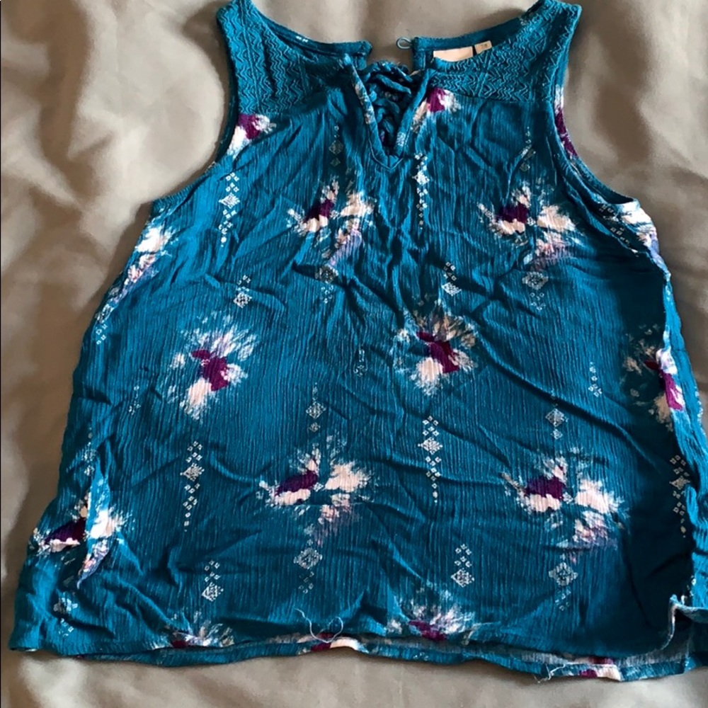 Crepe sleeveless top with crochet detail